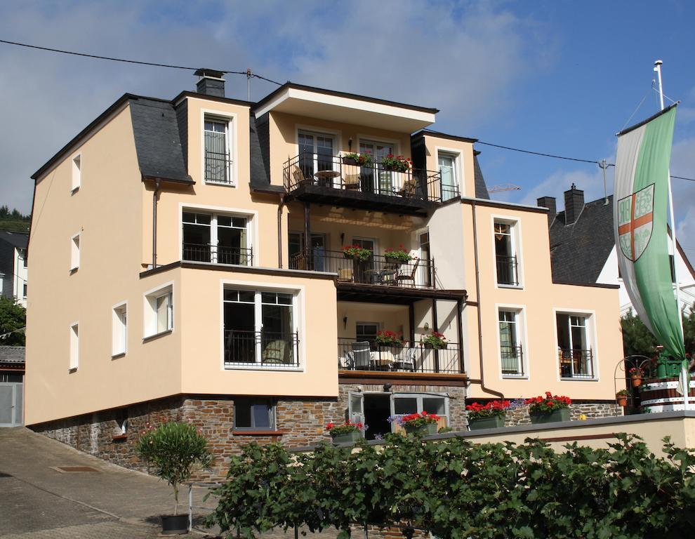 Weingut Goeres Hotel Briedel Exterior foto