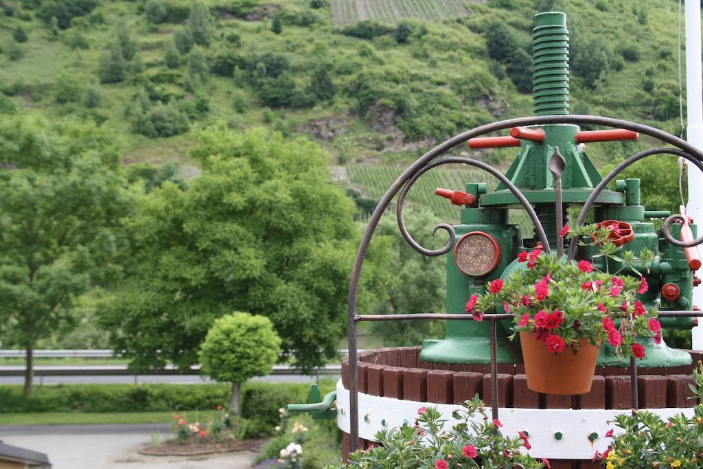 Weingut Goeres Hotel Briedel Exterior foto
